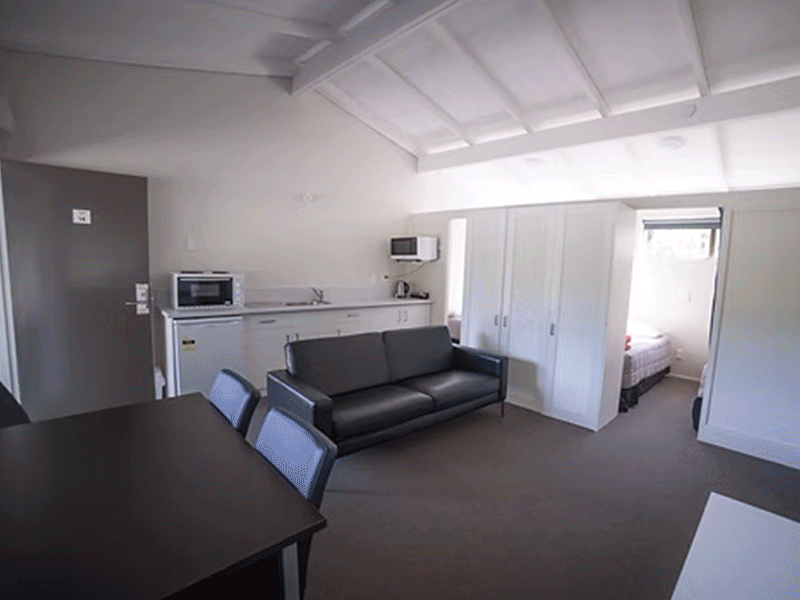 _Tourist-Flat-(Double).gif