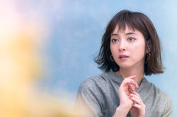 佐々木希(WWD Japan)