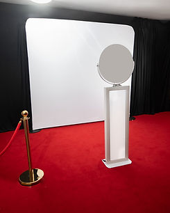 Ringbooth Black and white.jpg