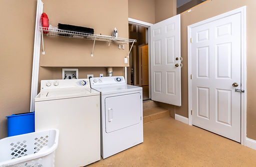 7769 Tosteth St-20.jpg