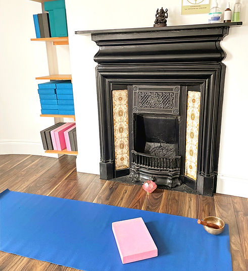 Yoga with Hélène - Yoga classes at the Haelan Centre in Crouch End (North London)
