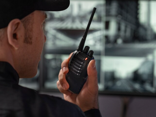 How Security Guards Manage Traffic and Crowd Control in Busy Brampton Areas