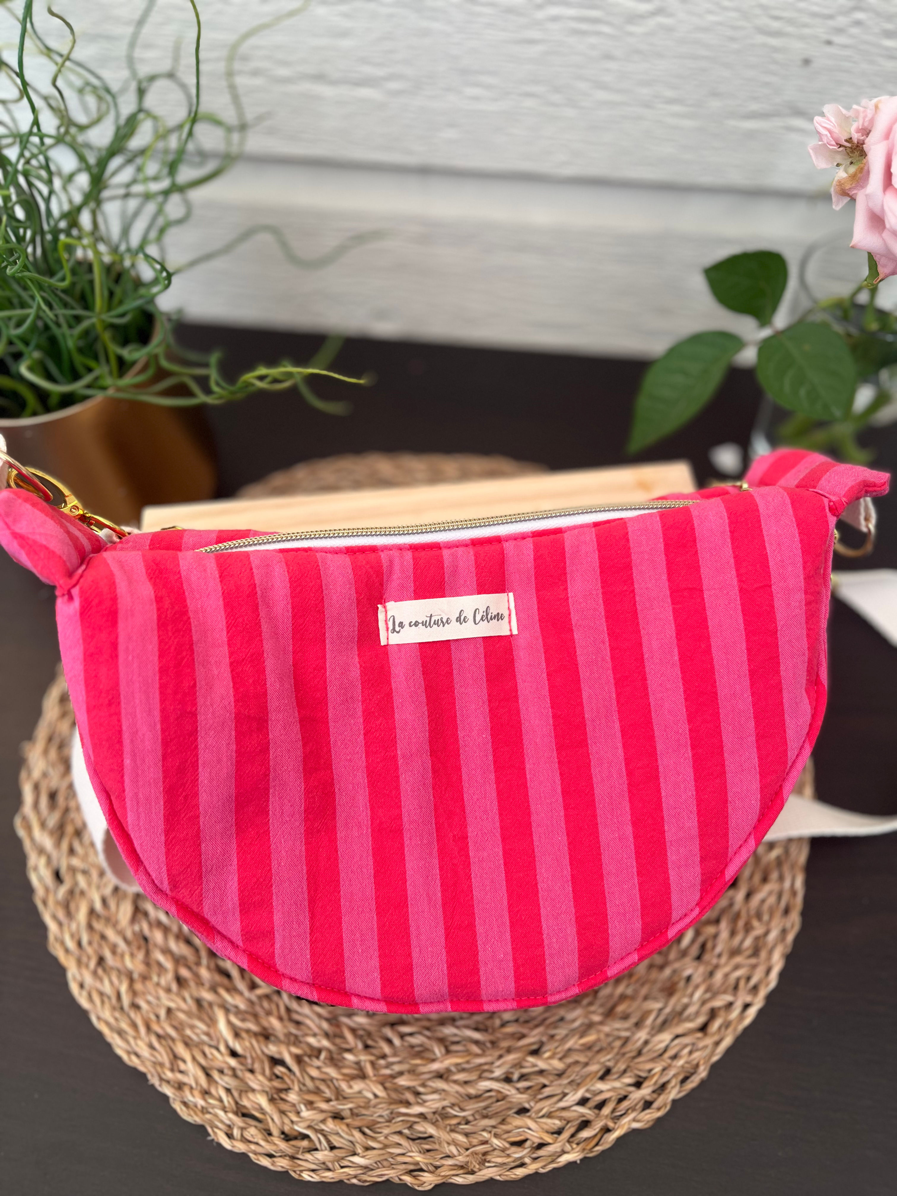 Sac demie -lune rayé rose et framboise