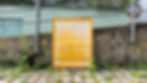 Mixed Media Kunstwerk in Rahmen mit gefalteten dreidimensionalen horizontalen Linien in indischgelb in urbaner Umgebung