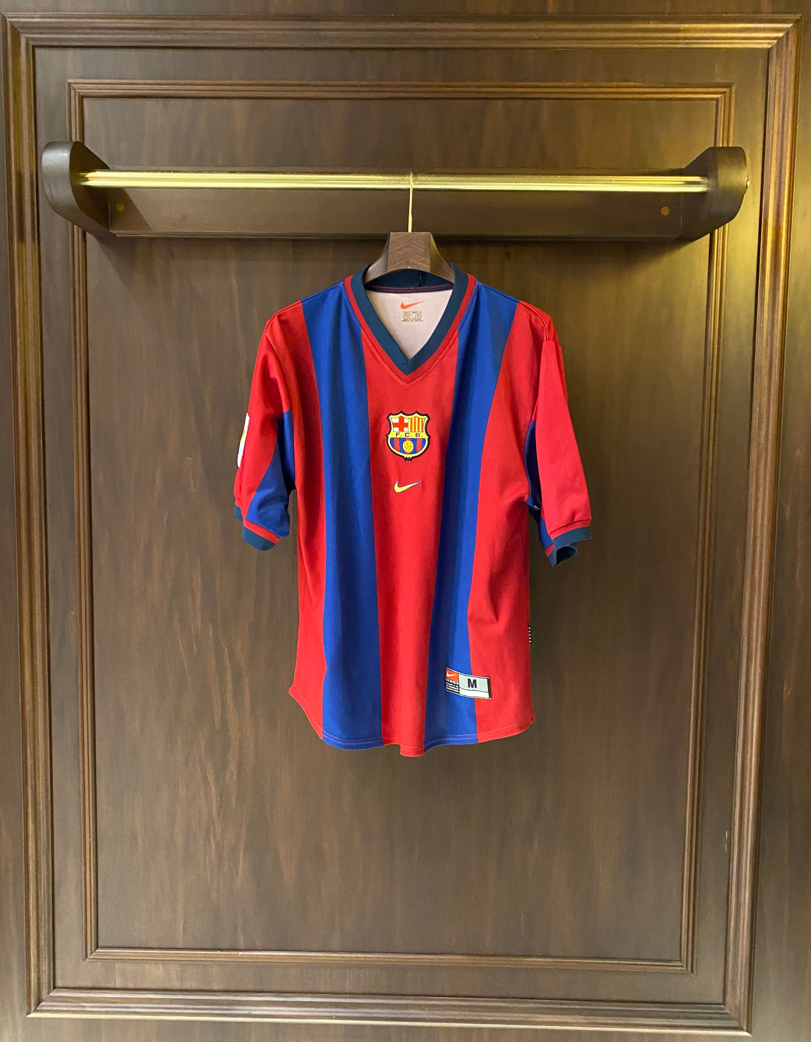 Vintage Ultra Rare Nike 98/99 FCB Barcellona Figo 7 Soccer Jersey T-shirt