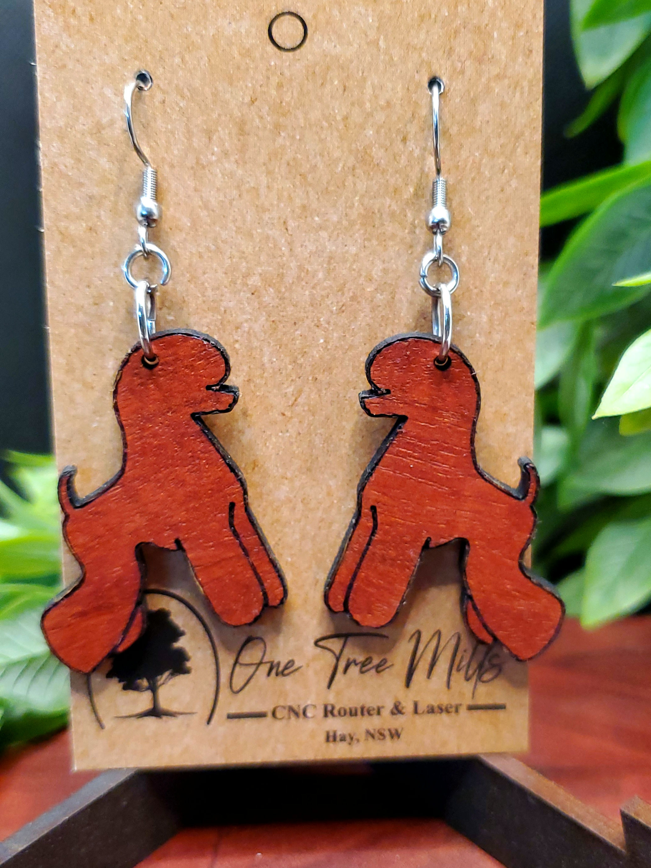  River Red Gum Poodle German Clip, Hook Dangle 