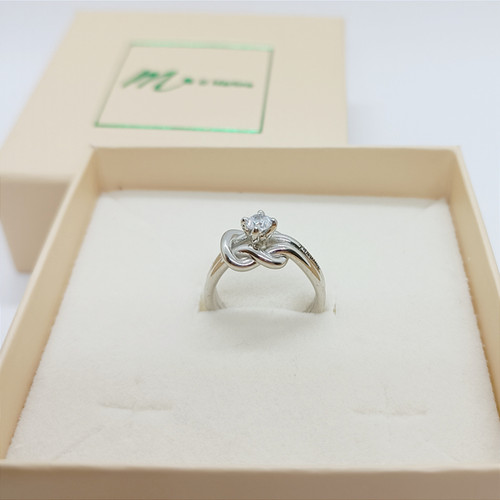 Anello Solitario pavè con zirconi oro