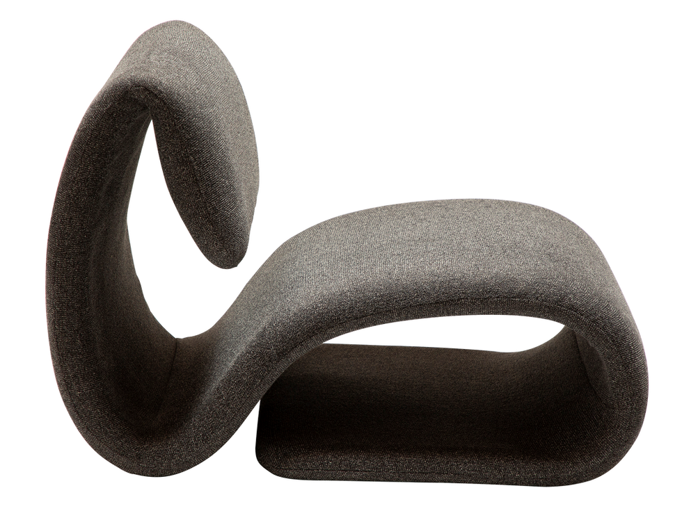 KUCHEN Lounge Chair in Anthrazit mit organischer Form, hochwertigem Bouclé-Bezug und modernem Design.