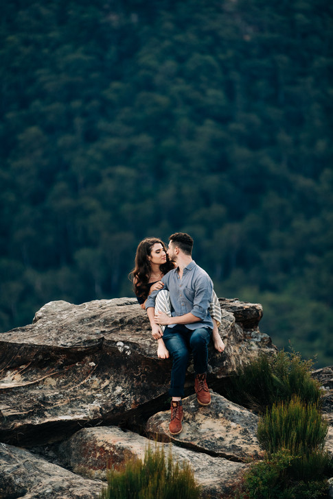 Sydney Wedding Photographer, Engagement Session, Engagement Shoot, Engagement Portraits, Blue Mountains, Jamison Valley, Jamison Valley Blue Mountains, Blue Mountains Photographer, Blue Mountains Photography, Jamison Valley Photographer, Jamison Valley Photography, Outdoor Engagement Shoot, Natural Photography, Rocky Mountains, Valley, Stunning Landscape