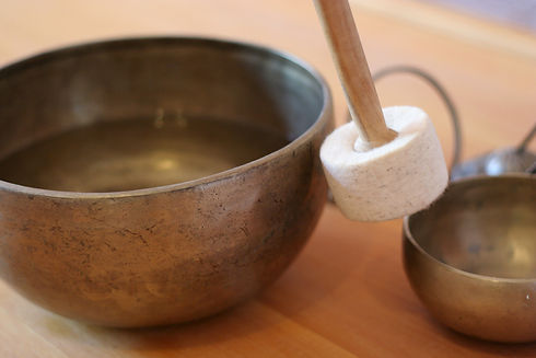 Singing-bowl-139982229_725x483.jpeg