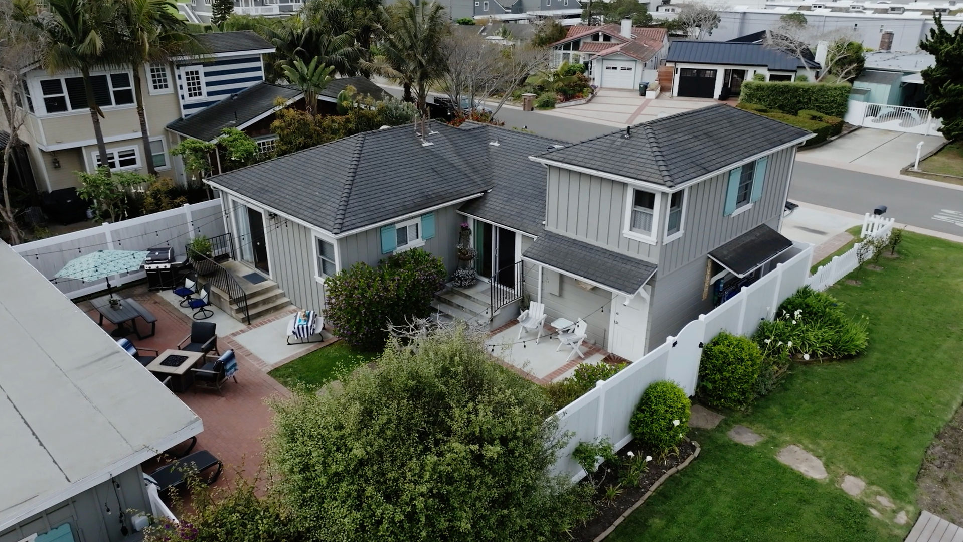 Exterior view of Casa Carpinteria.