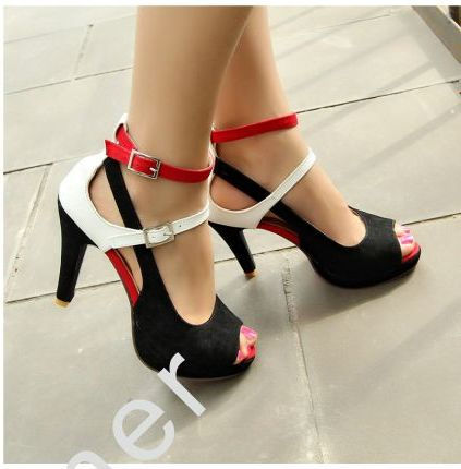 Miniatura: Sandálky na podpätku s popruhmi