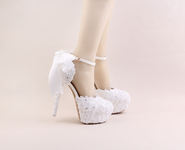 Miniatura: Svadobné lodičky s kamienkami a čipkou