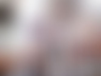 羽根帽子をかぶるバンシュ・カーニバルのジル