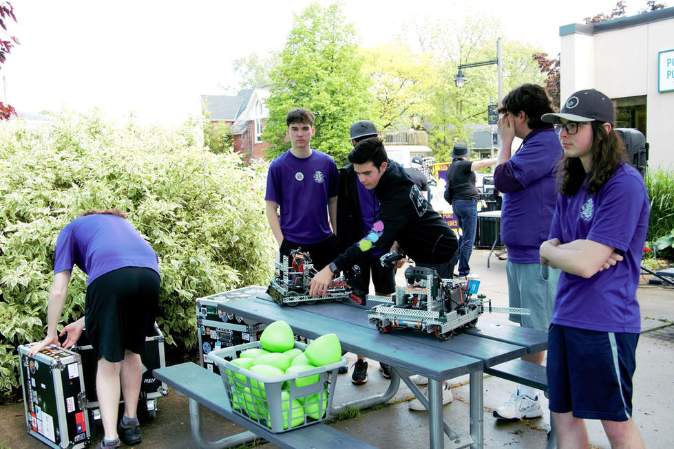 robotics team.jpg