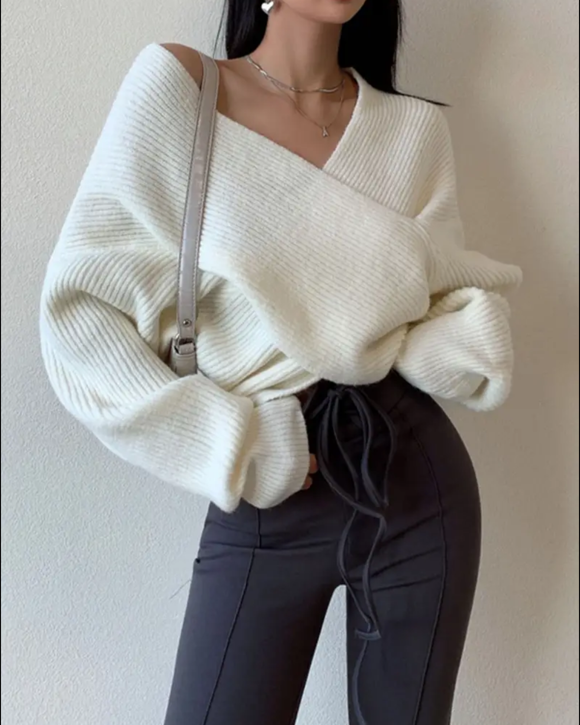 Светр білий оверсайз