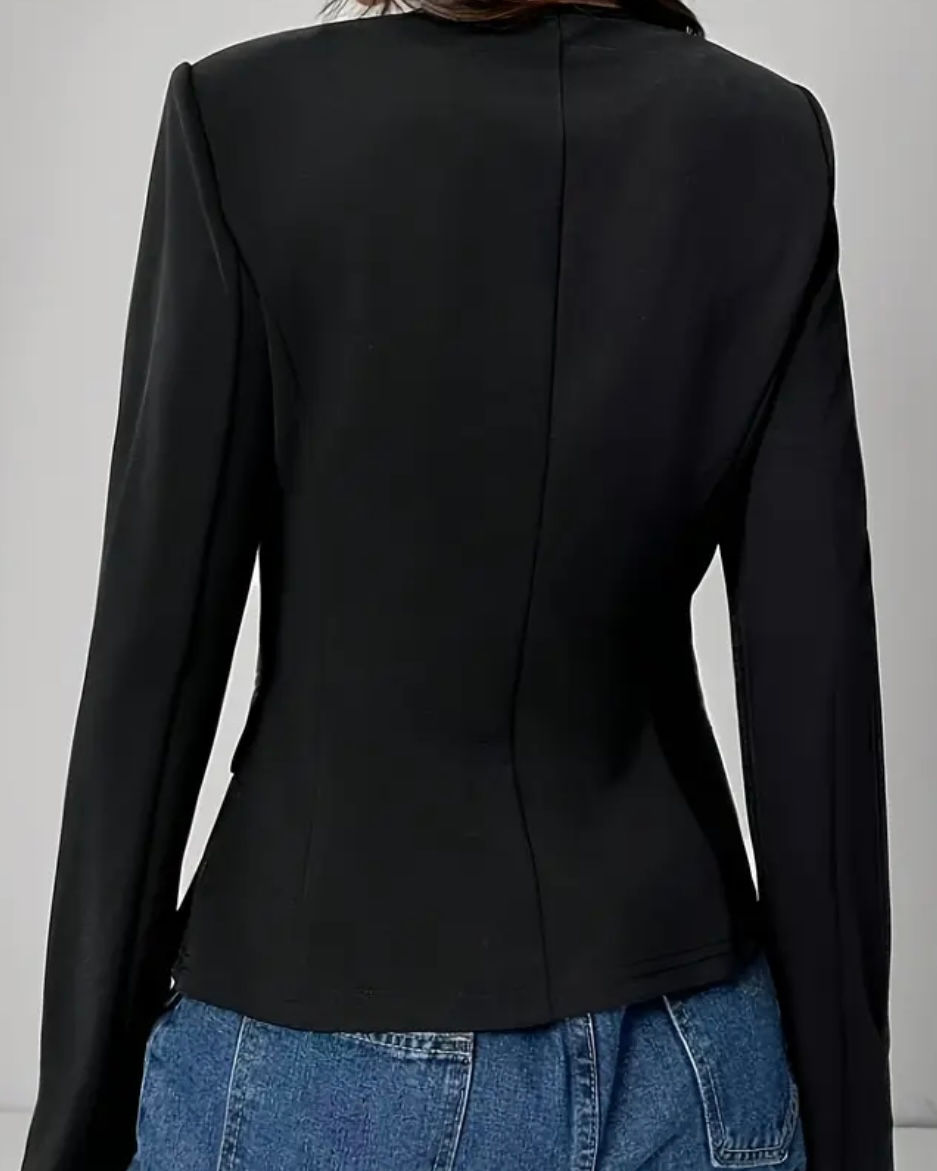 Прев'ю: Жакет чорний приталений на ґудзиках 