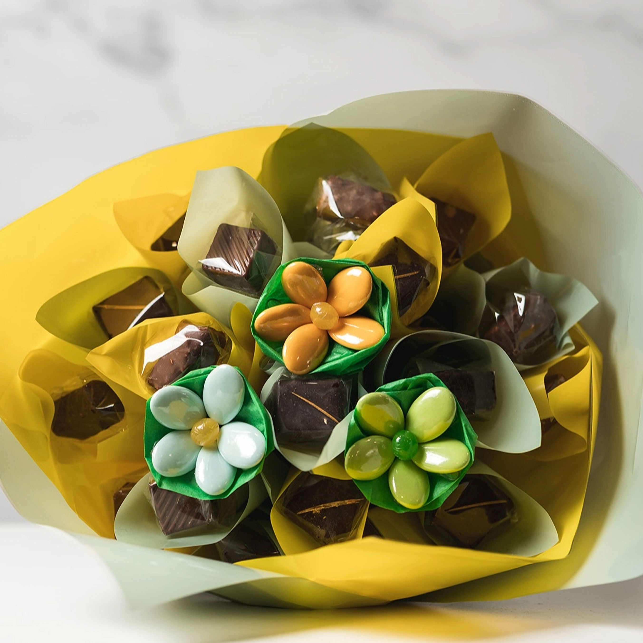 les bouquets de chocolat se parent de 3 belles fleurs en dragées