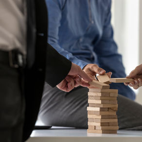 karar verme sürecinde yer alan bir grup çalışan