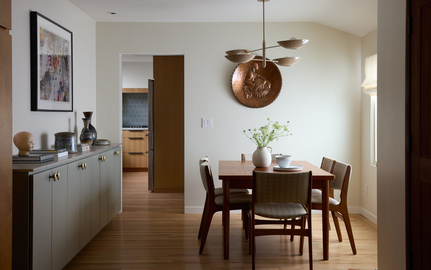 Full-service interior designer based in Santa Cruz, California.