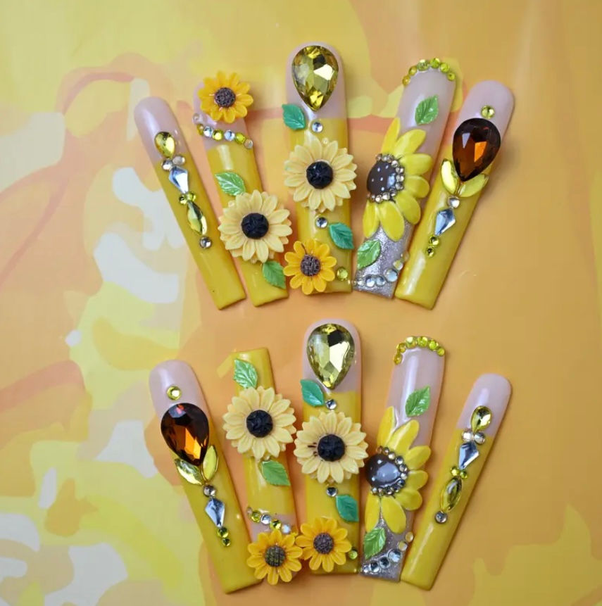 Thumbnail: SUN GARDEN LONG SQUARE NAILS 