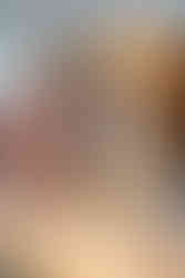 Porträtt av två delägare som diskuterar sin nya design