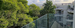 No handrail engineering glass balustrade