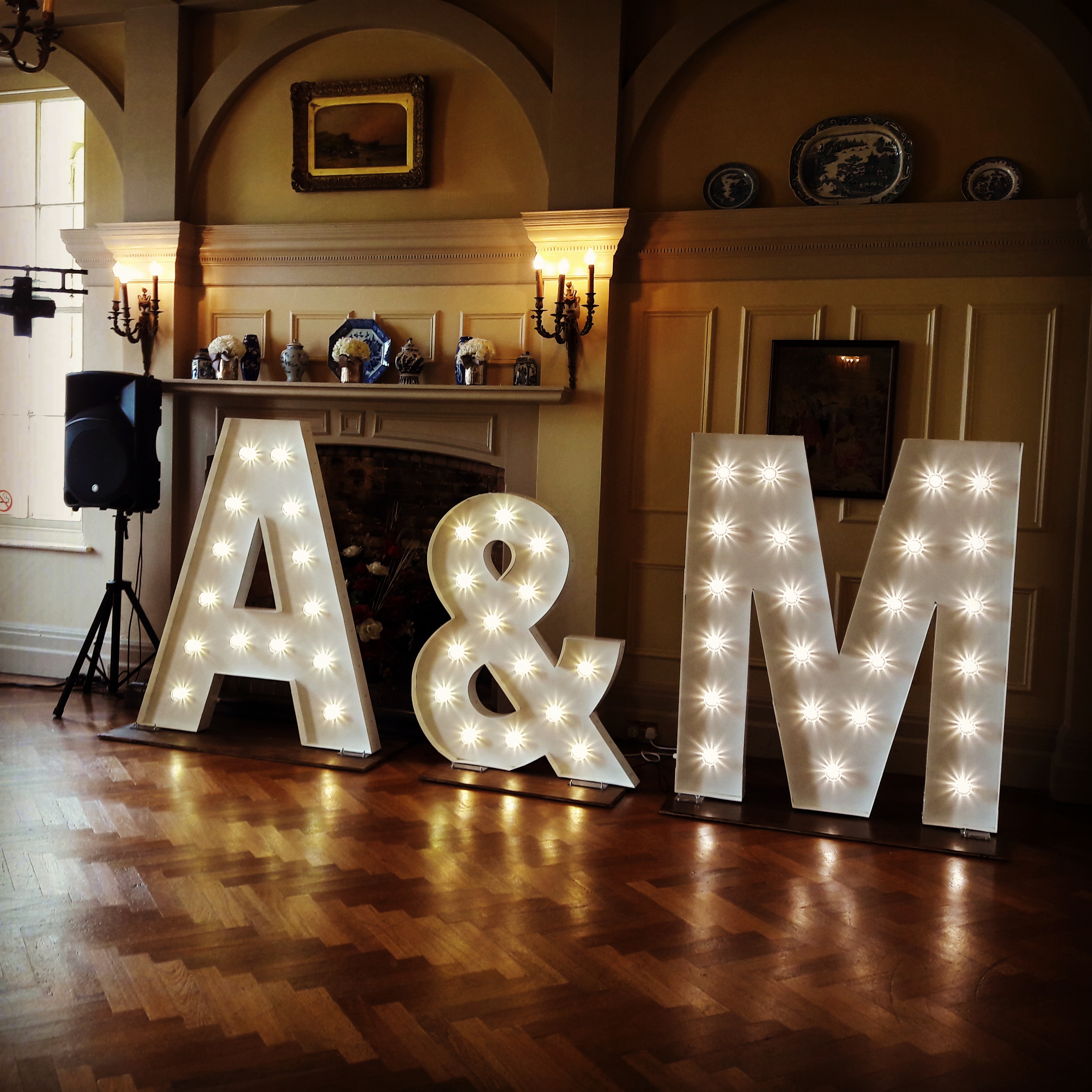 Романтичные буквы. Элегантные буквы. Буква м романтика. Романтика буква а