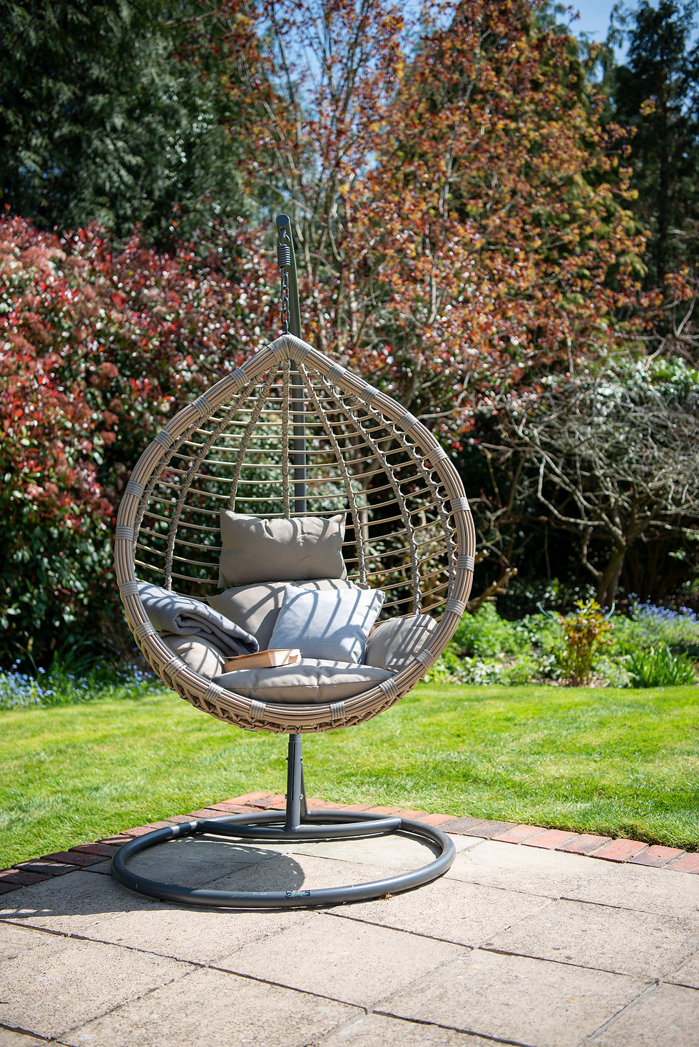 Thumbnail: Santiago Hanging Egg Chair Single with Cushions