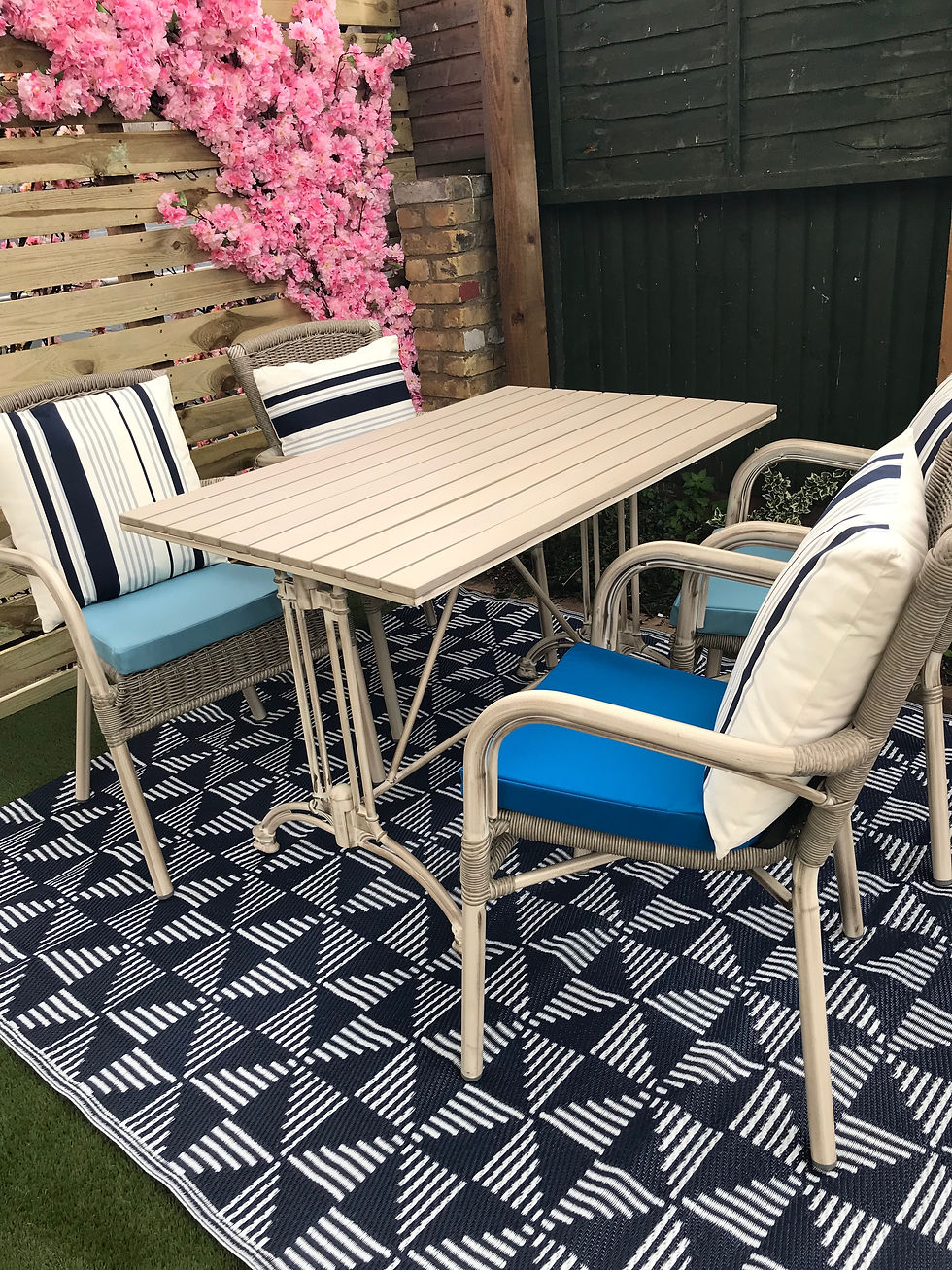 Thumbnail: Bordeaux stacking armchair with table internal set up