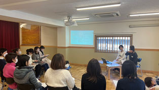 2月28日　子育て講演会　