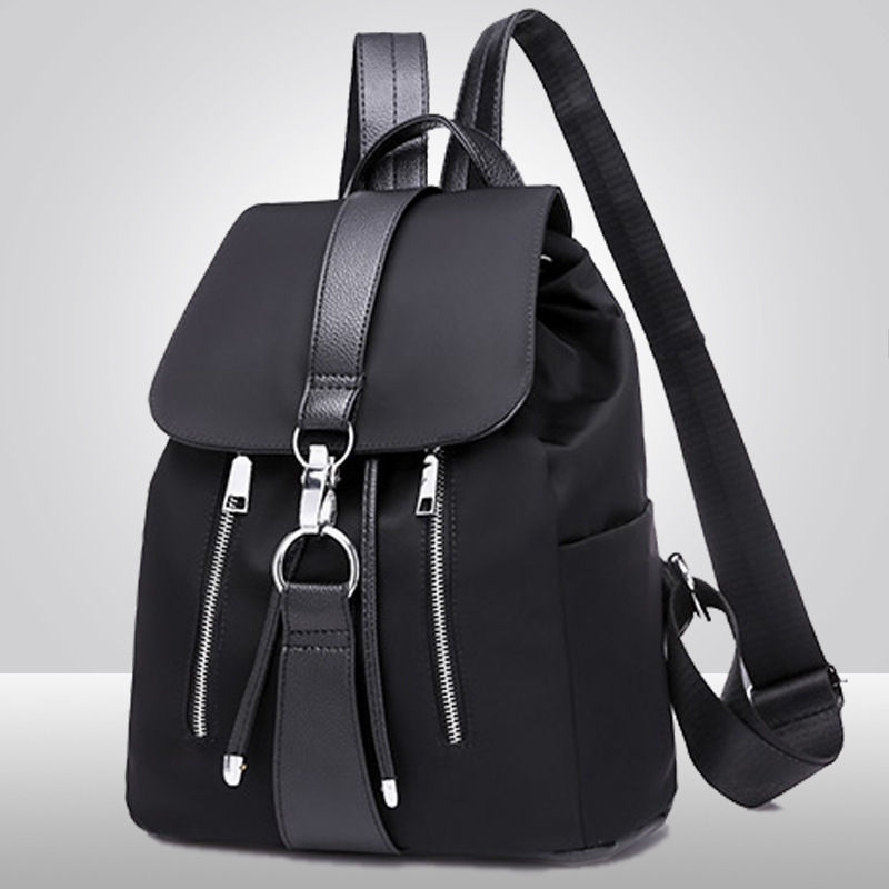 Thumbnail: Mochila Feminina de Nylon Preta