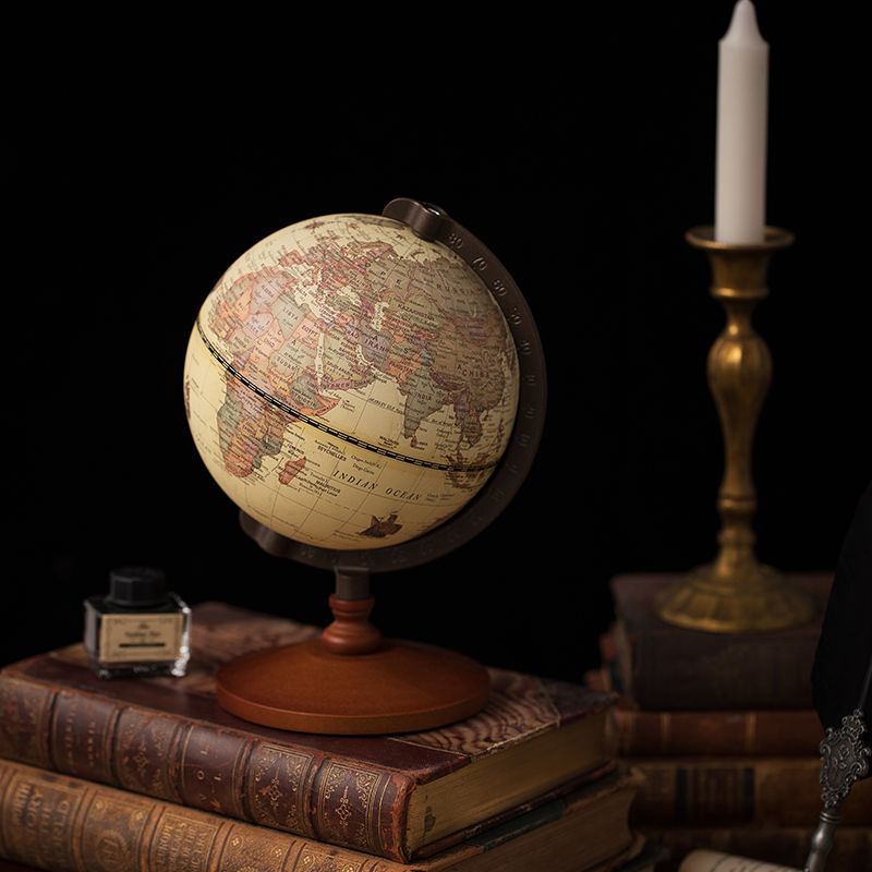 Thumbnail: Globo Terrestre Decorativo em Madeira