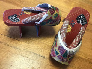 ״אל תקרא לי סנדל...״ - הסיפור מאחורי דגמי הנעליים היפניות המסורתיות.