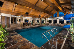 Pool House - Twilight Strobe