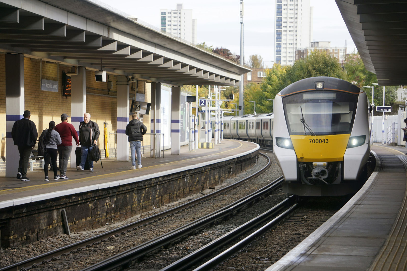 A train arriving at Woolwich Arsenal station