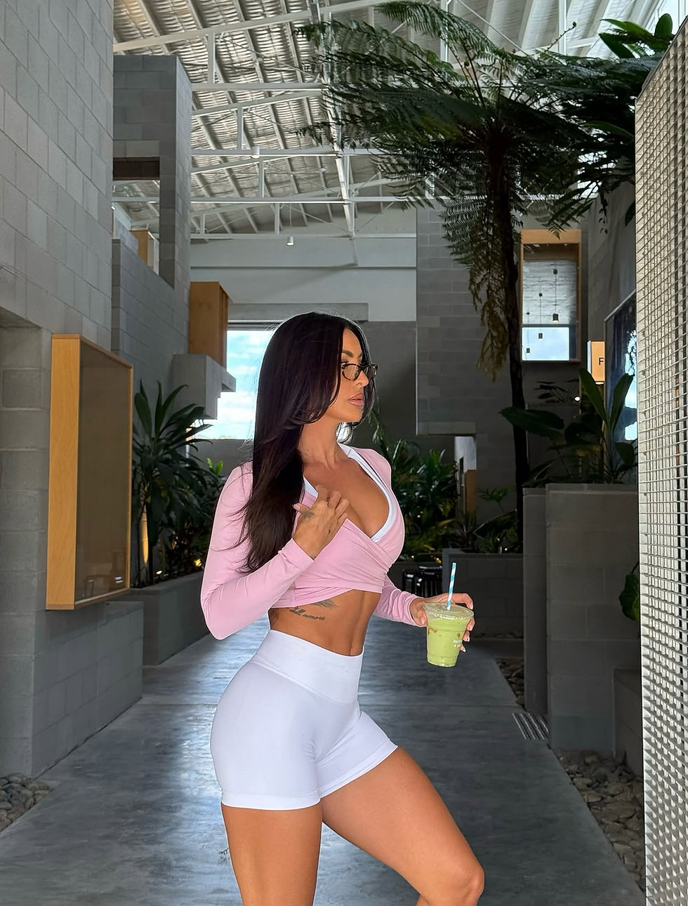 Thumbnail: Dynamic Shorts - White