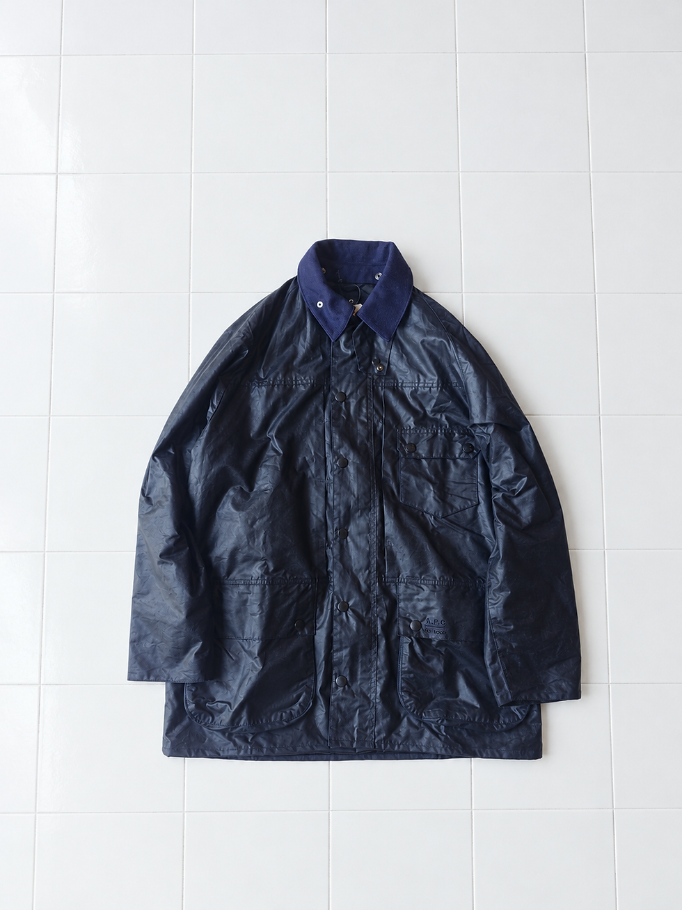 サムネイル： A.P.C. × Barbour (アーペーセー バブアー) ビューフォート オイルドジャケット フロント全体