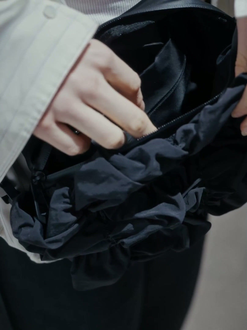 サムネイル： cote & ciel/neva gathered black