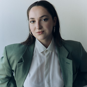 2025-04-01_CarlNiklas_Madeleine_Book_ 2.jpg
