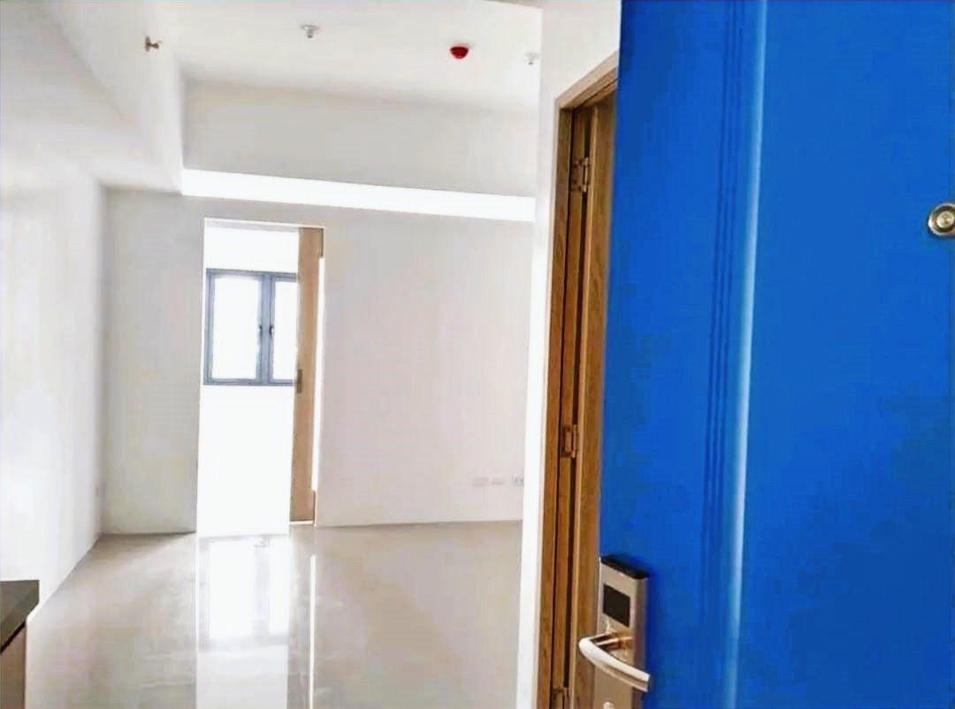 Harbour Park Residences - 1 Bedroom Unit with Balcony for Sale