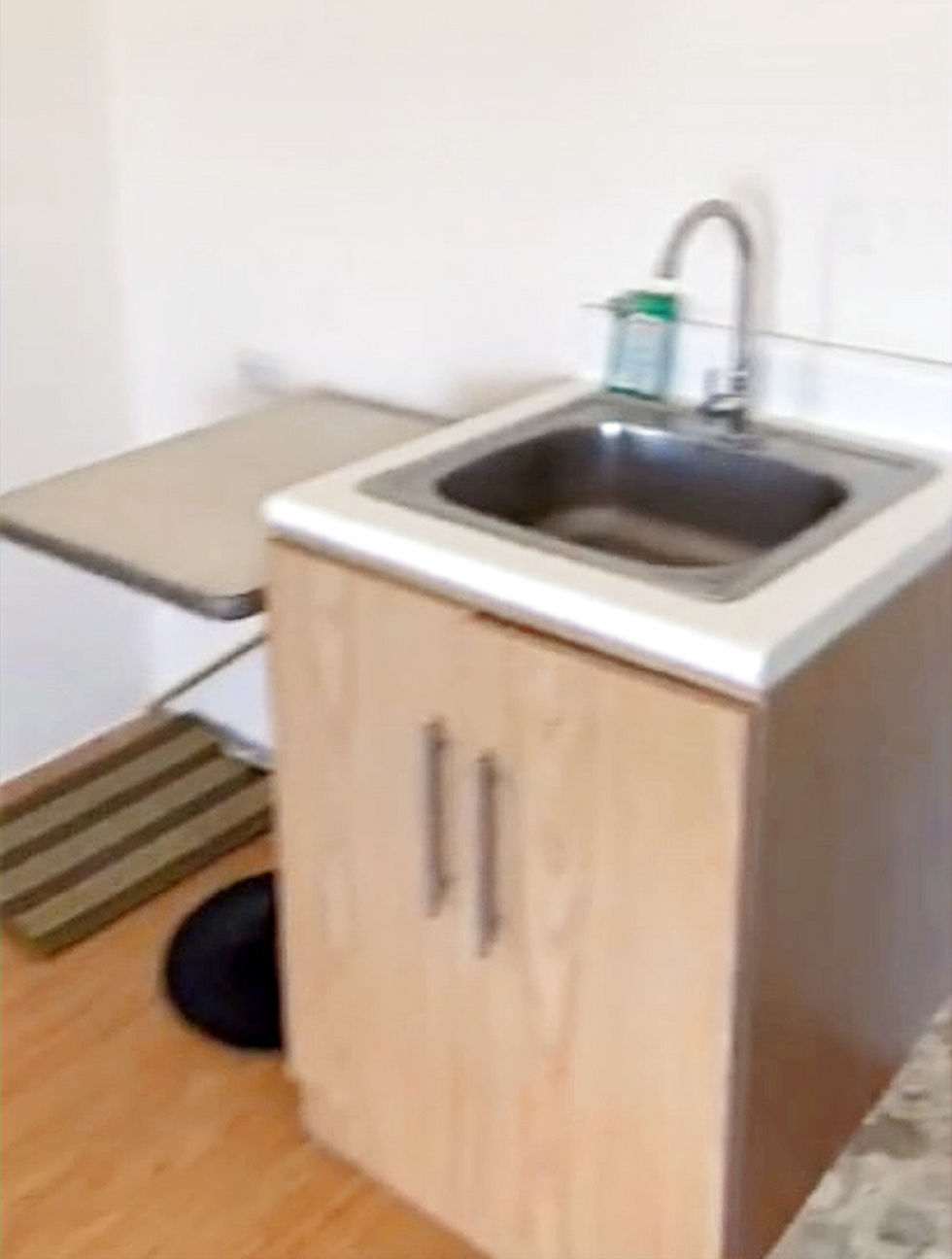 Thumbnail: kitchen sink