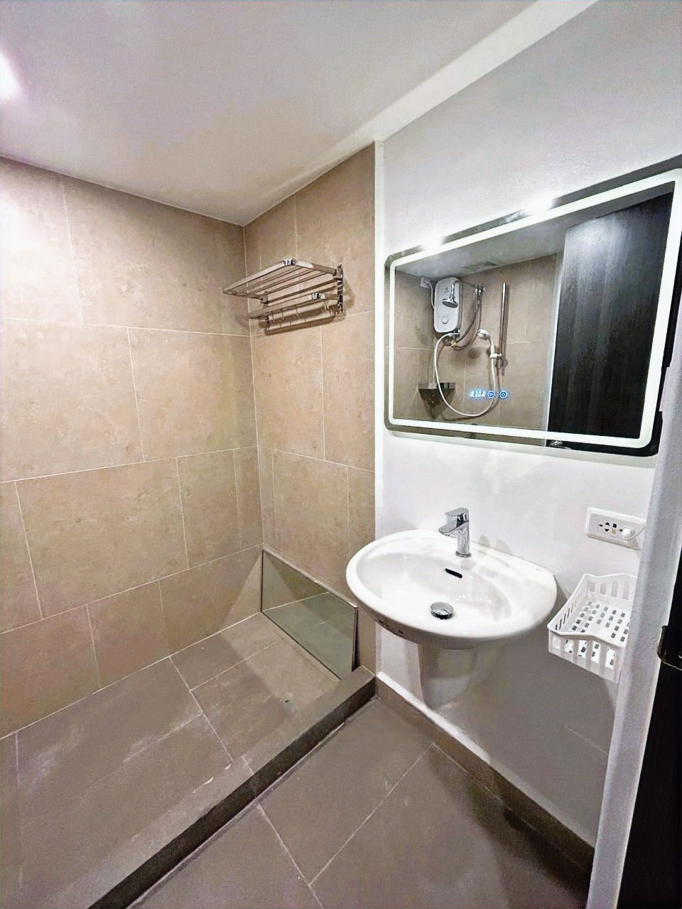 縮圖：The Rise - 1 Bedroom Unit with Balcony for Sale