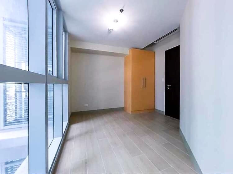 縮圖：Uptown Parksuites (T2) - 2 Bedroom Unit w/ Balcony for Rent