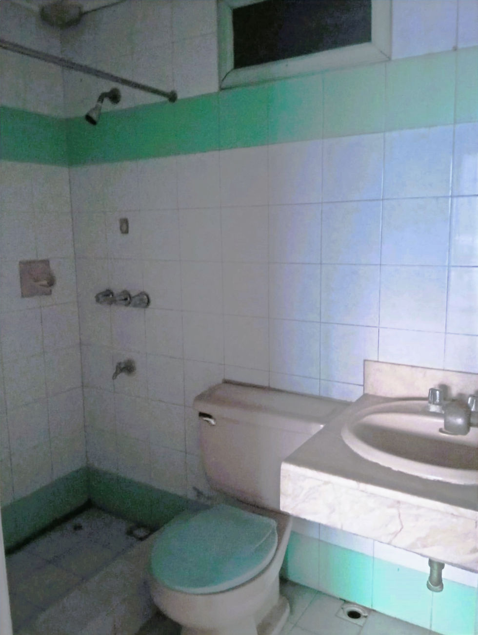 Thumbnail: toilet and bath