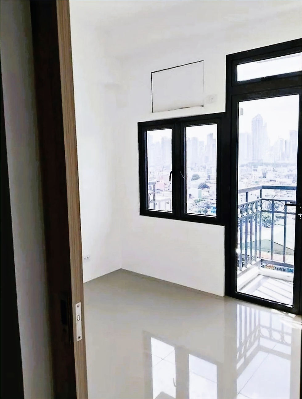 縮圖：Harbour Park Residences - 1 Bedroom Unit with Balcony for Sale