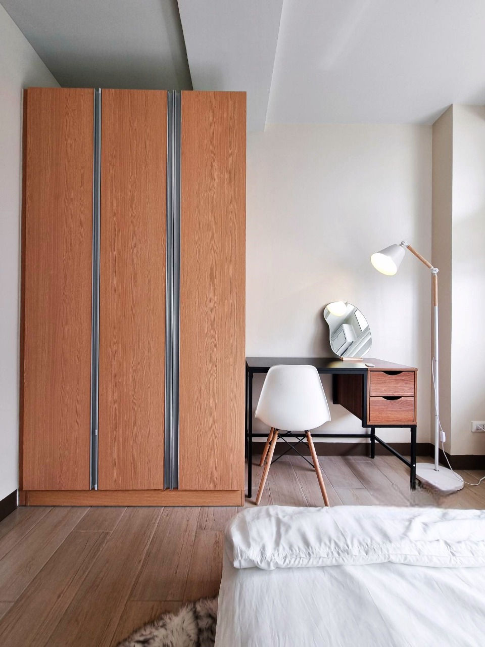 Thumbnail: Makati San Antonio Residence - 1 Bedroom Unit Facing East for Rent