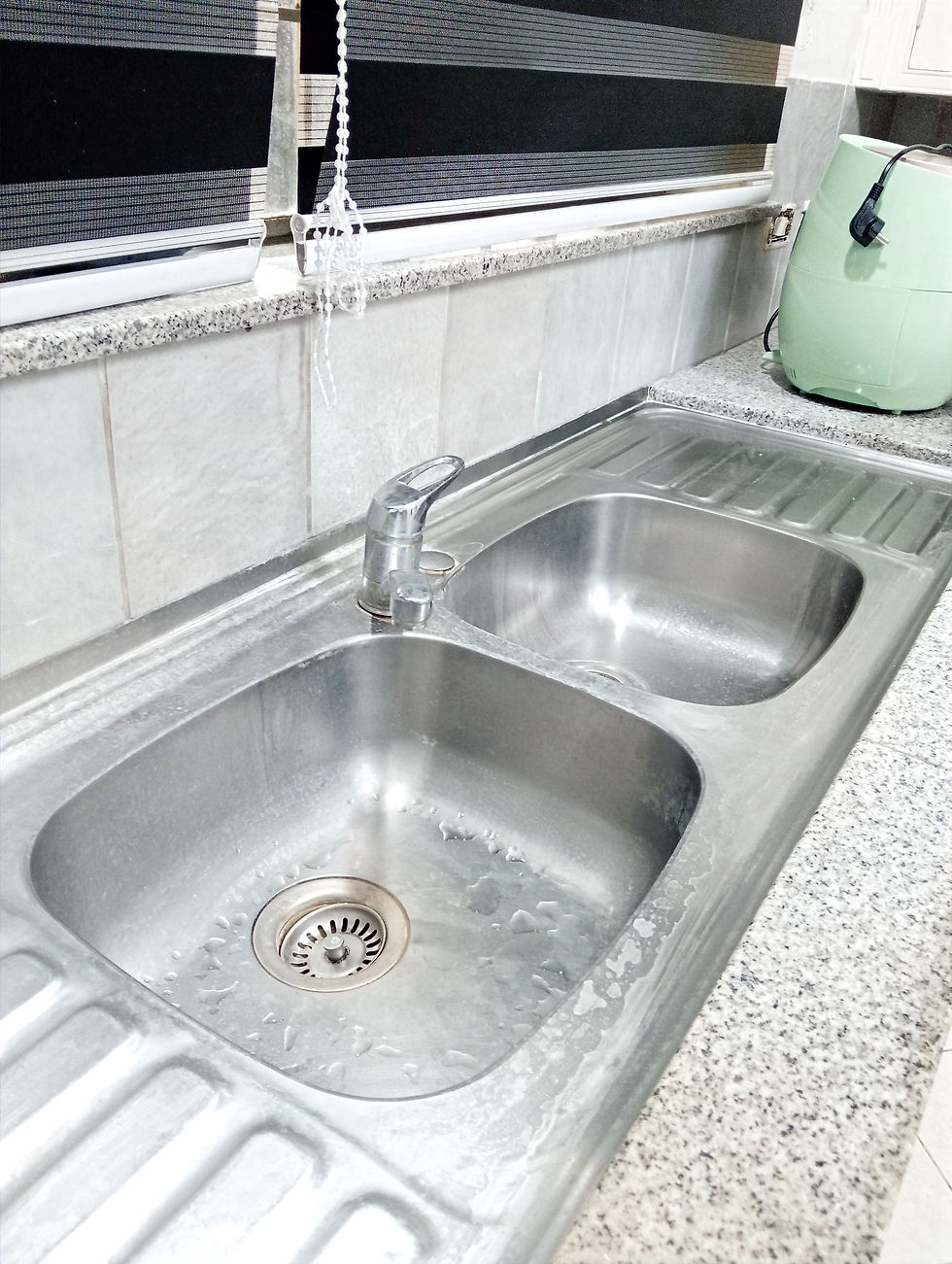 Thumbnail: kitchen sink