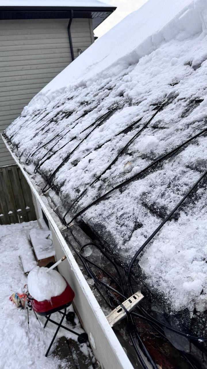 Professional roof and gutter heating wire installation for ice dam prevention in Richmond Hill