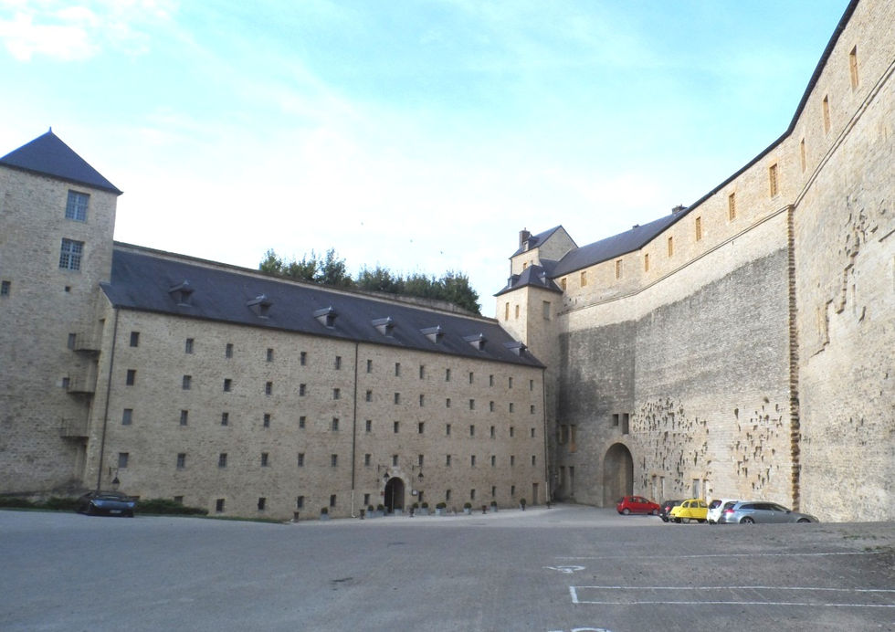 Que tal você se hospedar no Fort Medieval em Sedan?